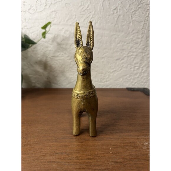 Vintage Brass Donkey Paperweight MCM Etched Details - Picture 4 of 9